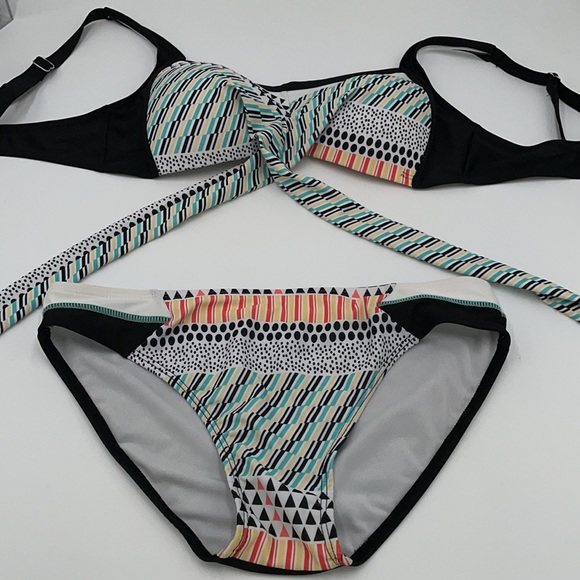 - 2PC Wrap Style Bikini Suit Set NWOT - Picture 5 of 10